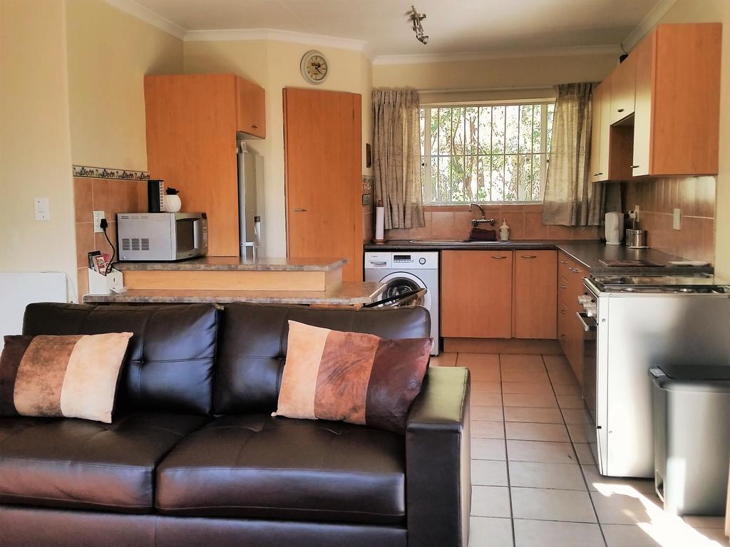 Pine Tree Lodge Midrand Exterior foto