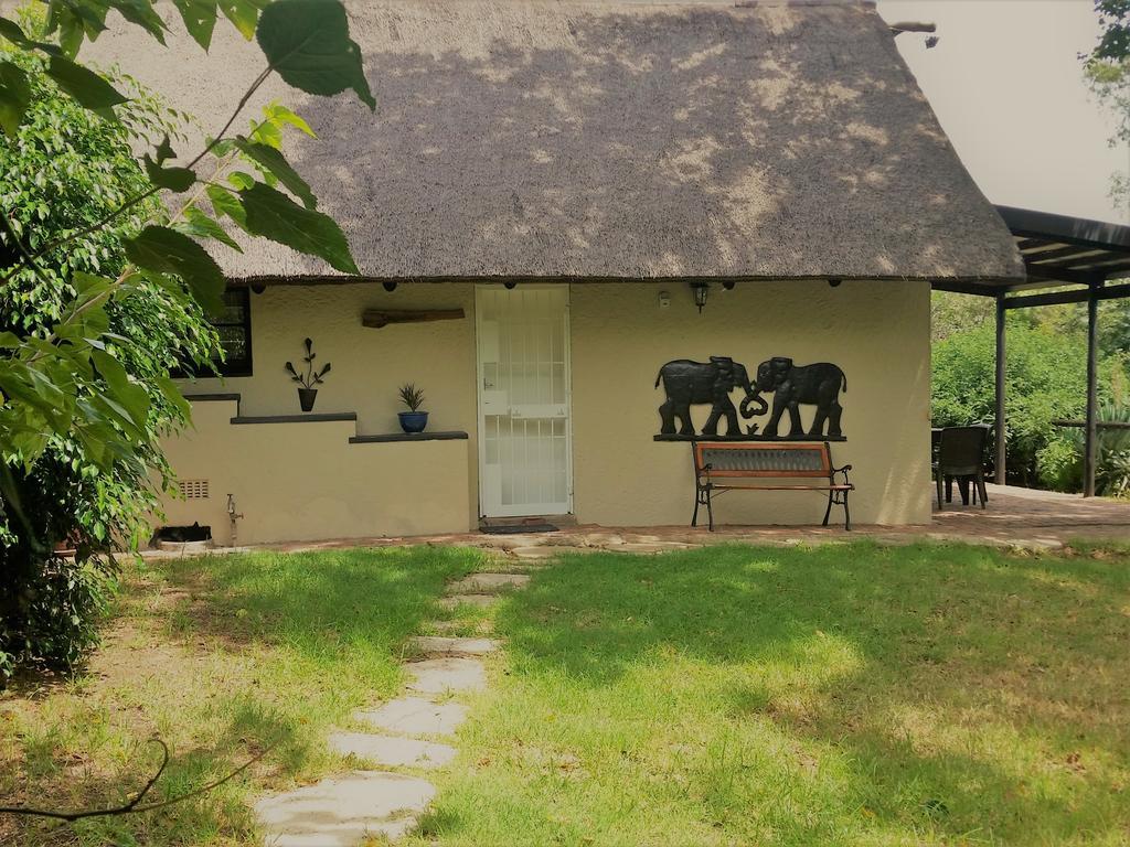 Pine Tree Lodge Midrand Exterior foto