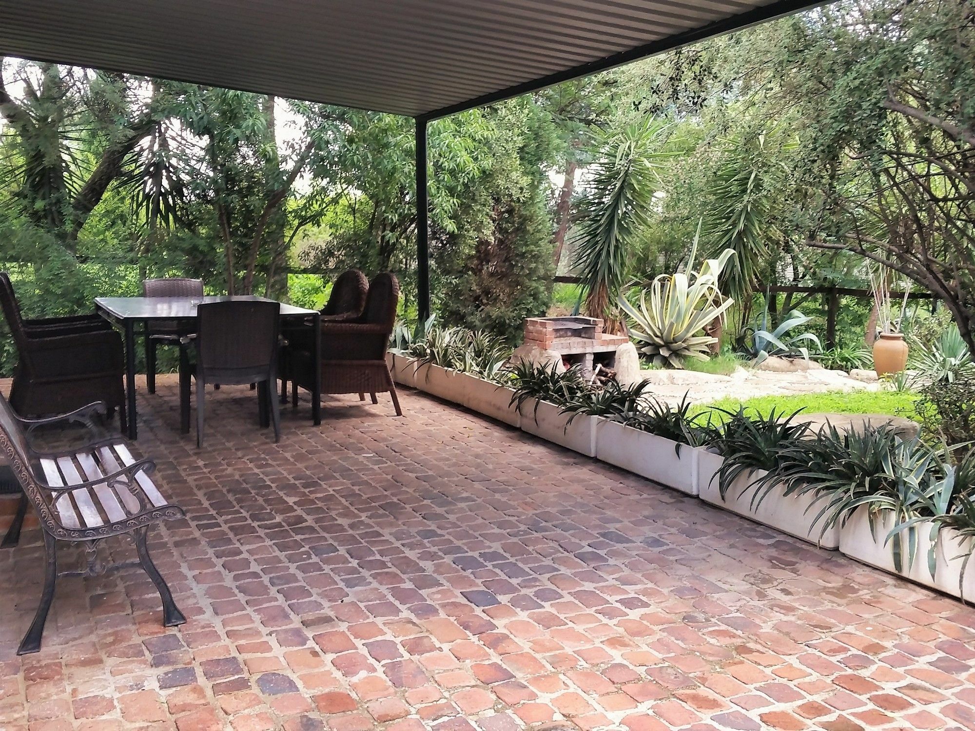 Pine Tree Lodge Midrand Exterior foto